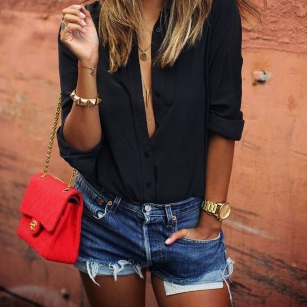 Levi’s 514 Medium Washed Mid-High Waisted Shorts
